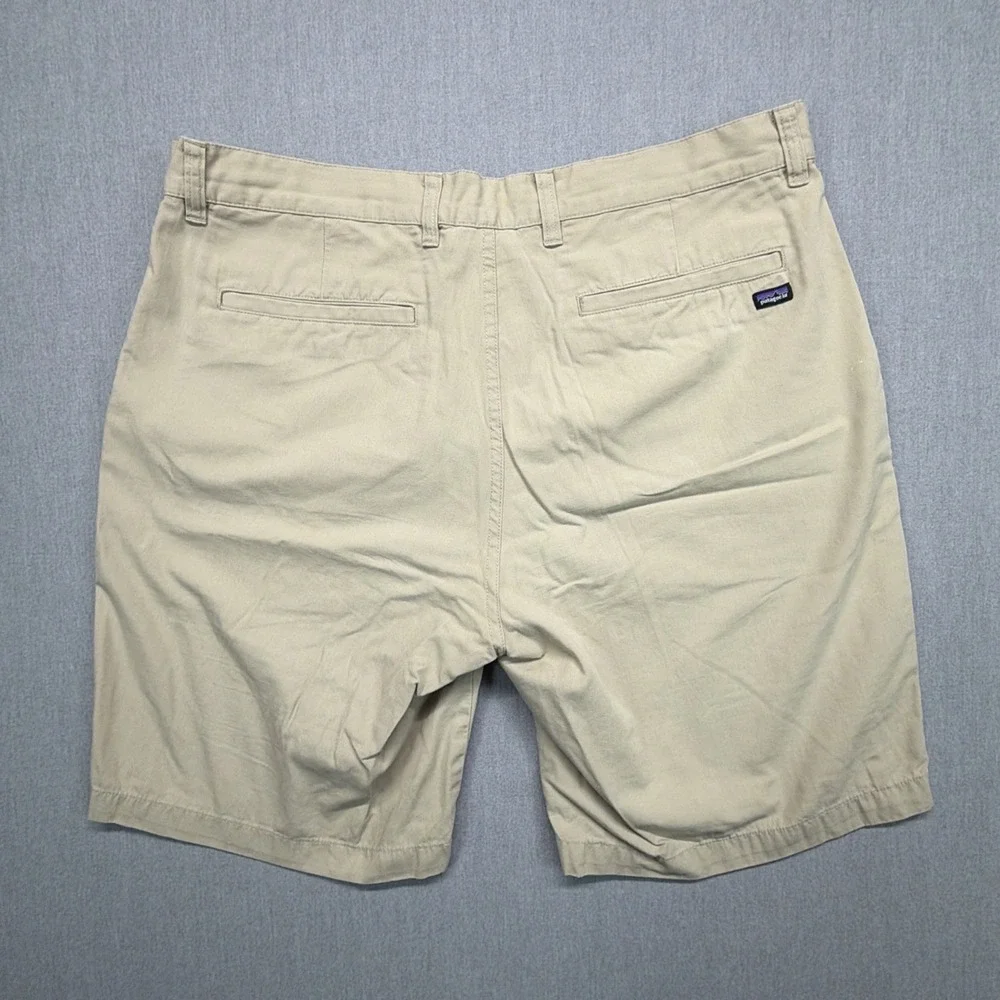 Patagonia Shorts Mens 34 Khaki Organic Cotton Chino Flat Front Casual Beige